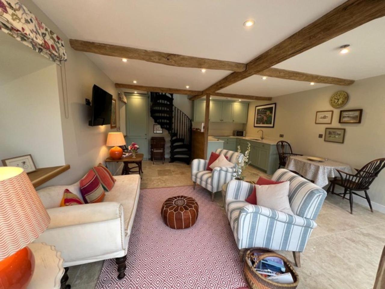 Willa Idyllic Secluded Hideaway With Countryside Views On The Edge Of The Cotswolds Hailey Zewnętrze zdjęcie